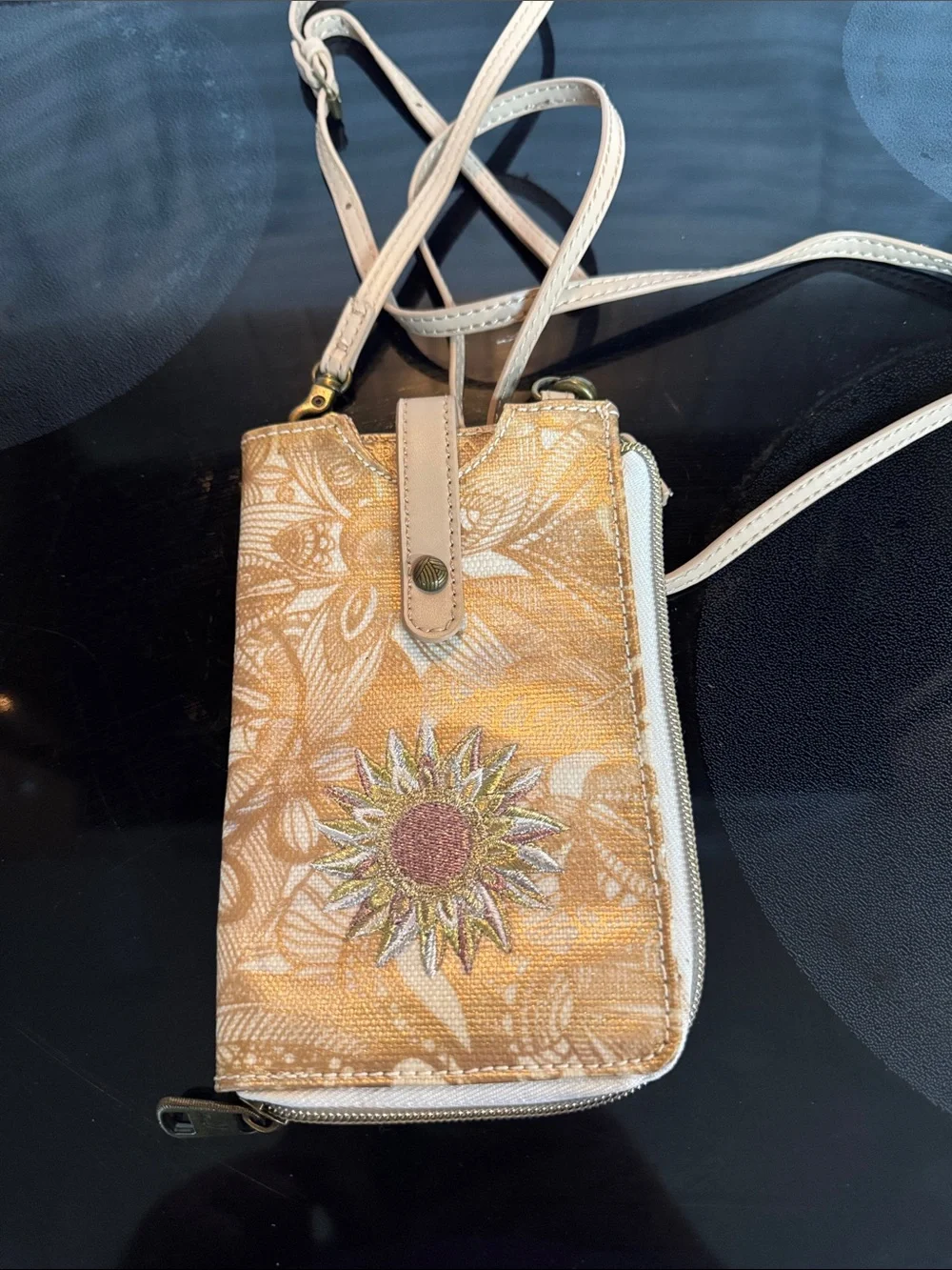 Sakroots Wallet Wristlet Cell Phone Purse Crossbody Strap Celestial Sun